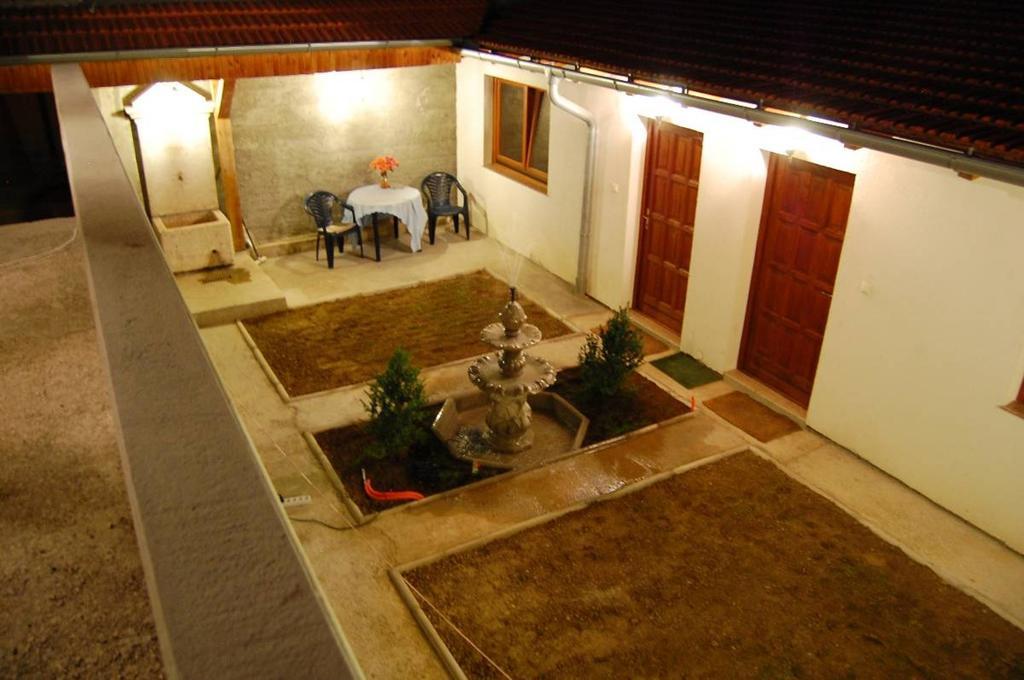 Apartments Castanea SJJ Buitenkant foto